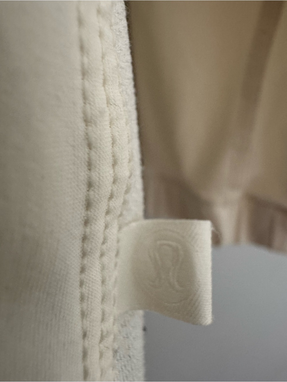 Lululemon Concealed Placket Button Down Long Sleeve Shirt Off-White Size Small - Picture 2 of 4